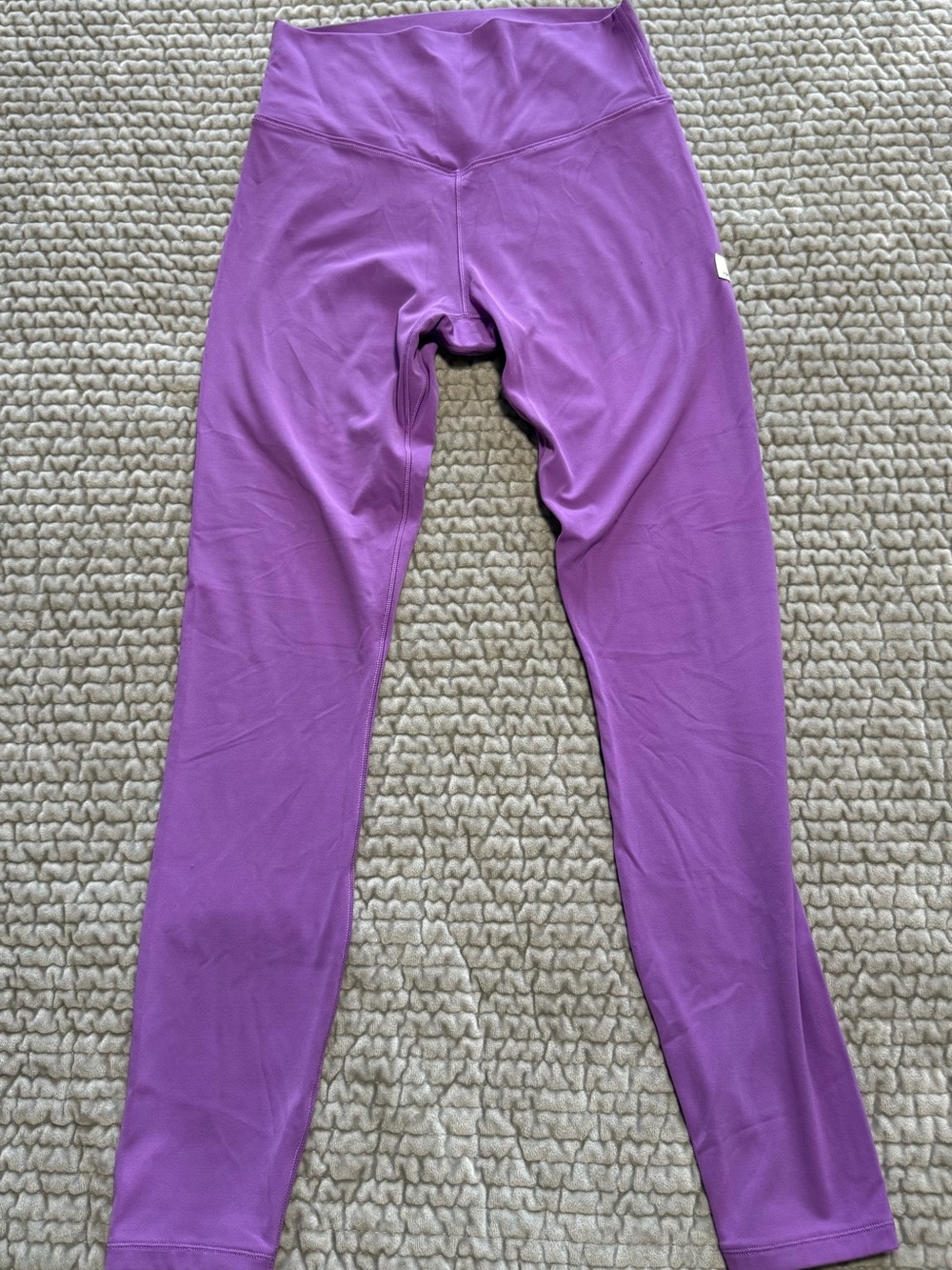 Vuori All The Form- Bright Violet leggings- small